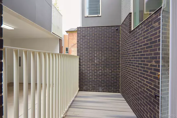 Detroit, MI 48201,2821 Brush ST