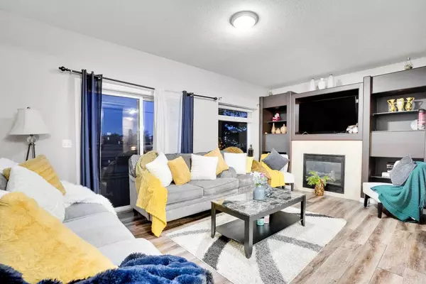 Airdrie, AB T4B 2Y9,720 Willowbrook RD NW #1004