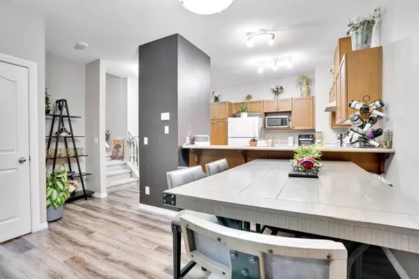 Airdrie, AB T4B 2Y9,720 Willowbrook RD NW #1004