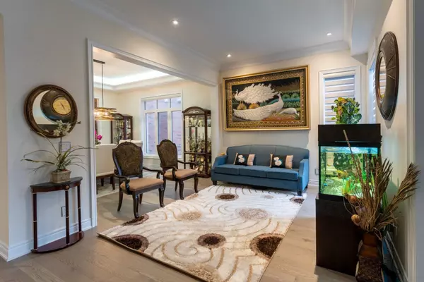 36 Blenheim CIR, Whitby, ON L1P 0E3