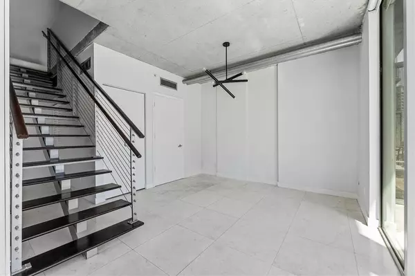 Miami, FL 33130,690 SW 1st Ct #3114