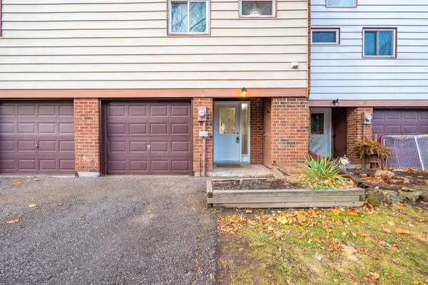 Milton, ON L9T 3N8,650 CHILDS DR #9