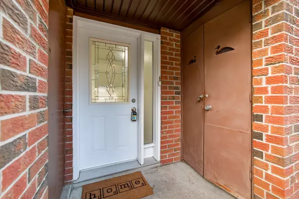 Milton, ON L9T 3N8,650 CHILDS DR #9