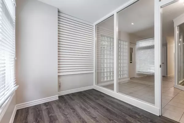 Waterloo, ON N2V 2X1,619 Wild Ginger AVE #C16