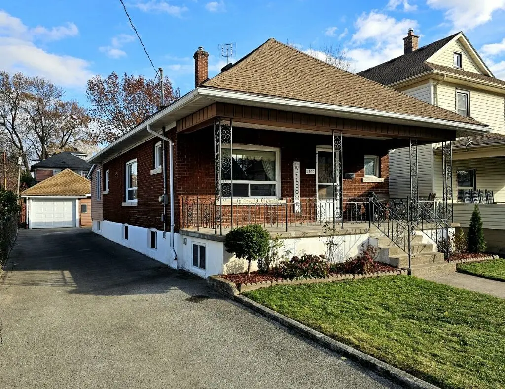 Niagara Falls, ON L2E 4M8,5260 Stuart AVE