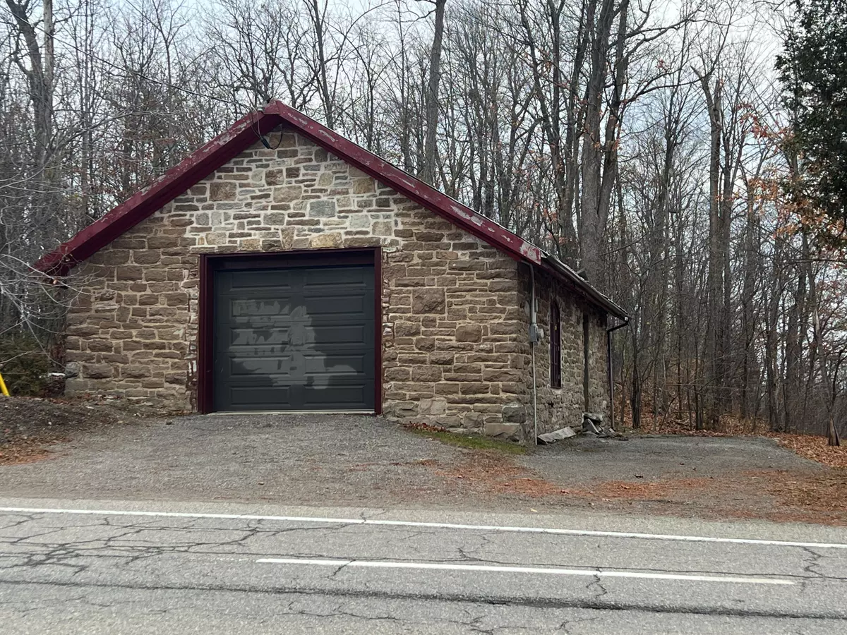 Smiths Falls, ON K7A 4S5,297 29 HWY