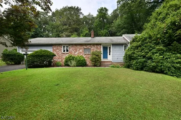 16 Butternut Ave,  Midland Park Boro,  NJ 07432