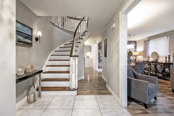 Hamilton, ON L8V 4W8,383 East 24th ST