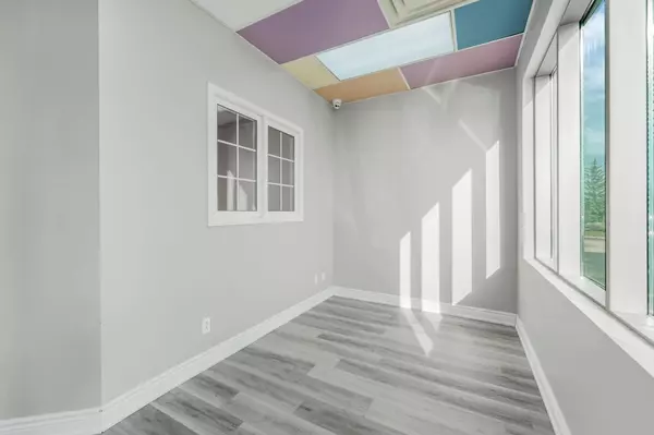 Brampton, ON L6S 6K8,2 Automatic DR #112