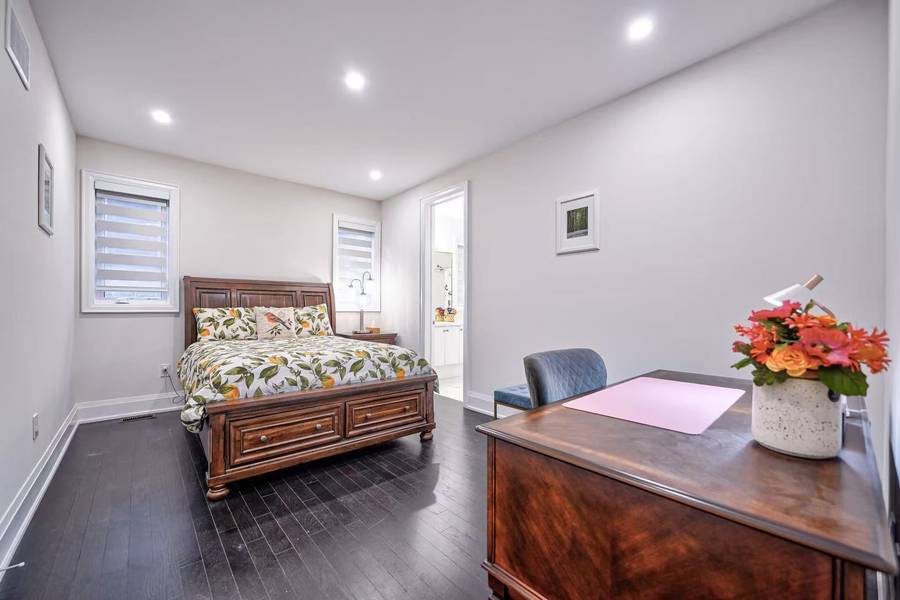 133 HILLSVIEW DR #Room E, Richmond Hill, ON L4C 2R4