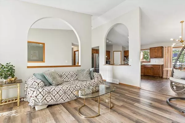 Chestermere, AB T1X1B8,185 Westchester WAY