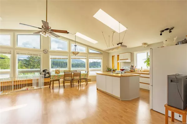 Ucluelet, BC V0R 3A0,1483 Helen Rd