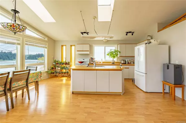 Ucluelet, BC V0R 3A0,1483 Helen Rd