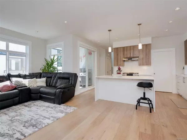 Langford, BC V9B 2N7,946 Jenkins Ave #118