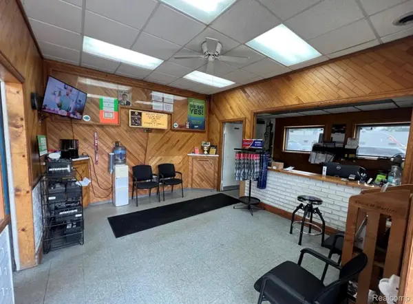 Clinton Township, MI 48036,374 N Gratiot AVE