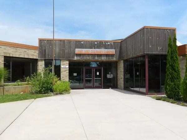 7738 N Long Lake RD, Long Lake Twp, MI 49685