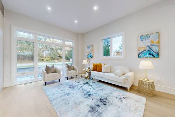 28 Scott ST, Whitby, ON L1N 3L1