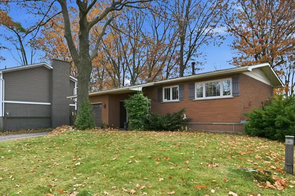 Burlington, ON L7L 3K7,5089 Meadowhill RD