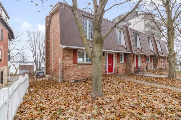 Brockville, ON K6V 1B7,115 King ST E