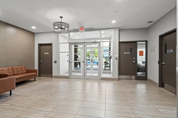 Dows Lake - Civic Hospital And Area, ON K1S 4P4,100 Champagne AVE S #207