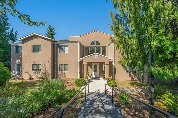 141 Sixth Ave #9, Qualicum Beach, BC V9K 2J6