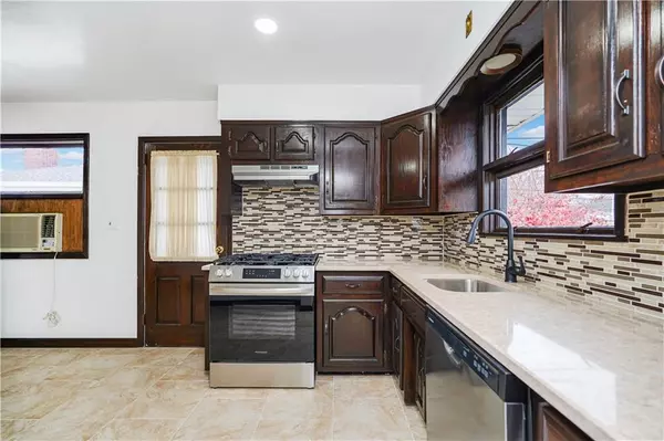 Staten  Island, NY 10306,108 Adams AVE