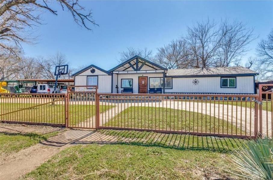5720 Wilkes Drive, Fort Worth, TX 76119