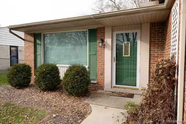 Southgate, MI 48195,14832 Forest ST