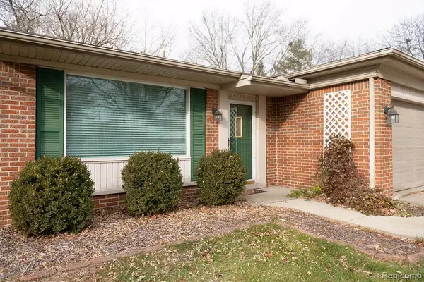 Southgate, MI 48195,14832 Forest ST