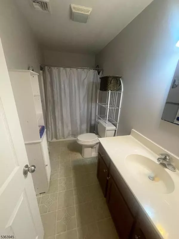 Wayne Twp., NJ 07470,42 Riverlawn Dr