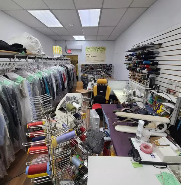 Toronto E02, ON M4E 2C8,2207 Gerrard ST E