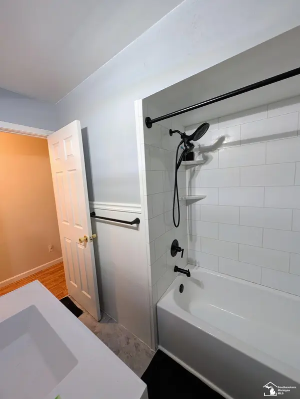 Monroe, MI 48161,719 ADAMS ST