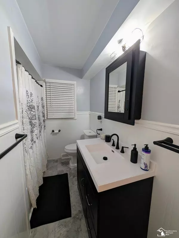 Monroe, MI 48161,719 ADAMS ST