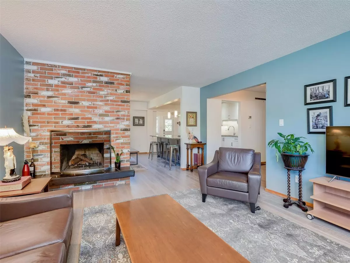 Saanich, BC V8R 2P3,1844 Kings Rd