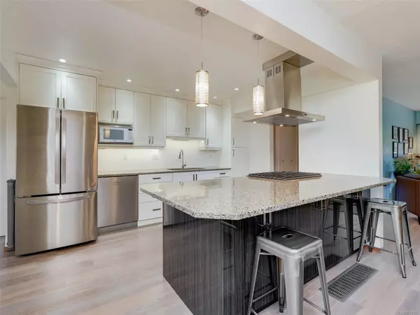 Saanich, BC V8R 2P3,1844 Kings Rd