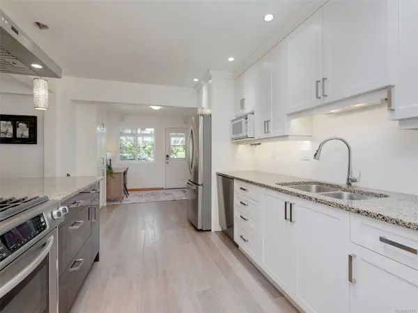 Saanich, BC V8R 2P3,1844 Kings Rd