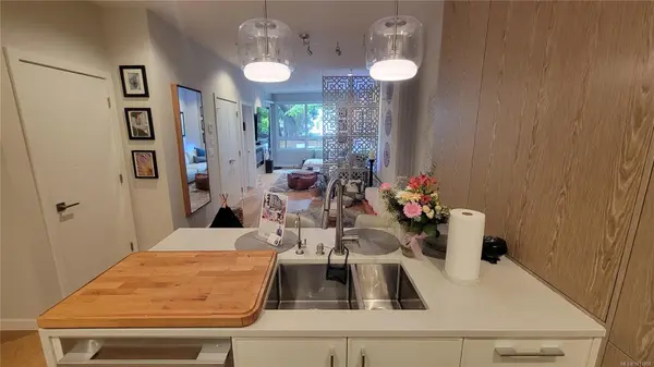 Victoria, BC V8V 0G1,1201 Fort St #108