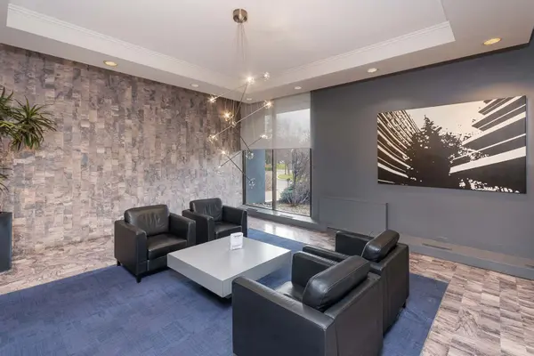 135 Antibes DR #601, Toronto C07, ON M2R 2Z1