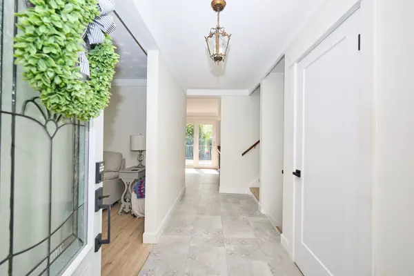 877 Daytona DR N, Fort Erie, ON L2A 4Z7