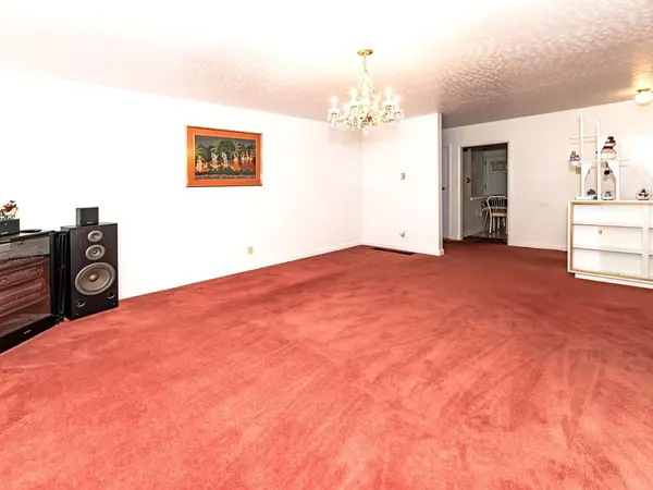 Parkway Park - Queensway Terrace S And Area, ON K2C 2X9,1313 Rideout CRES