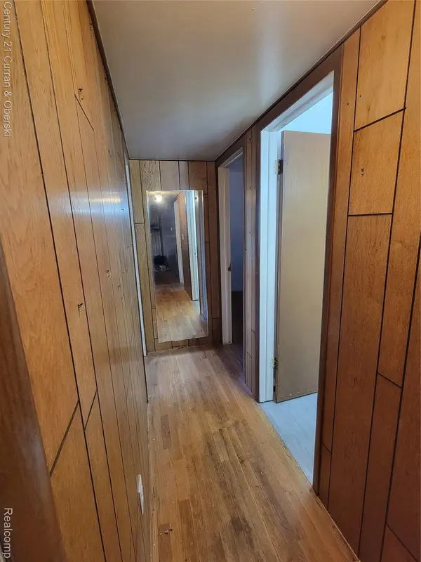 Livonia, MI 48150,37800 Schoolcraft RD