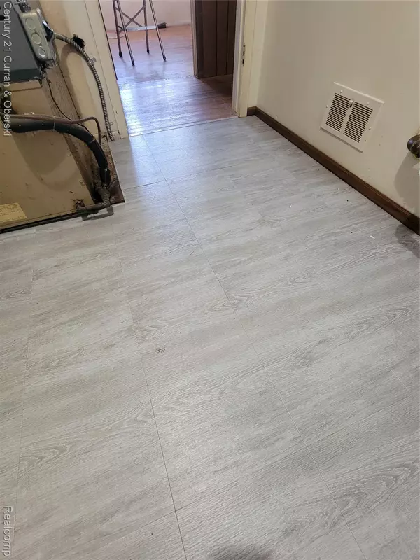 Livonia, MI 48150,37800 Schoolcraft RD