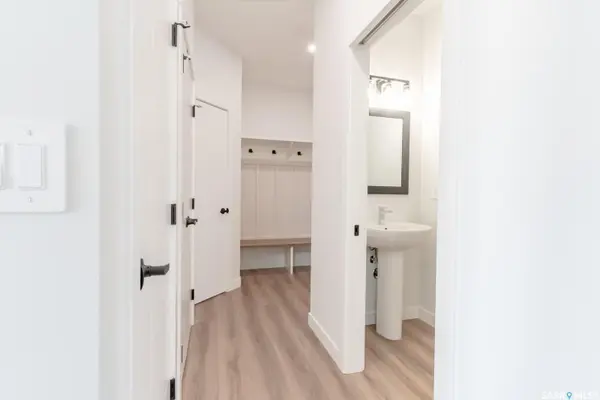 429 Traeger CLOSE, Saskatoon, SK S7V 1Z5