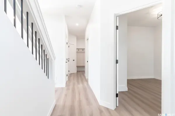 429 Traeger CLOSE, Saskatoon, SK S7V 1Z5