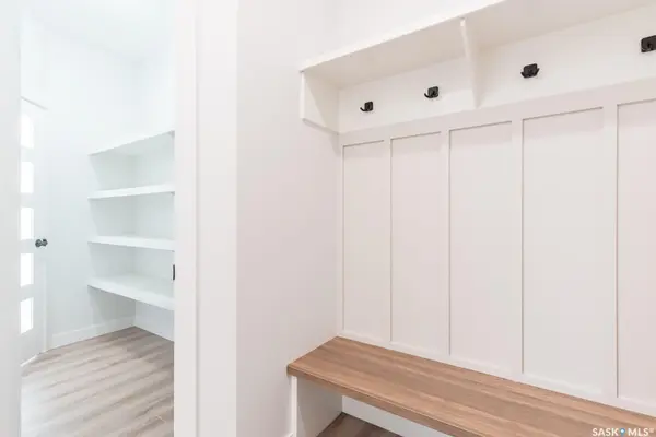 429 Traeger CLOSE, Saskatoon, SK S7V 1Z5