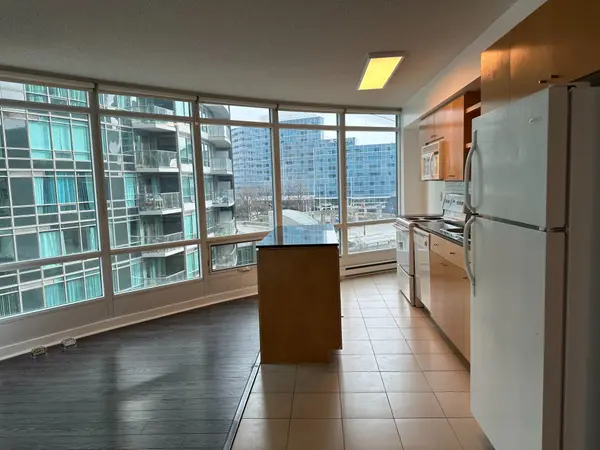 Toronto C01, ON M5V 3R7,373 Front ST W #809