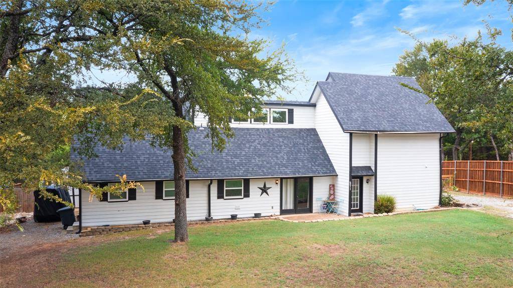 271 Lakewood Lane, Pottsboro, TX 75076