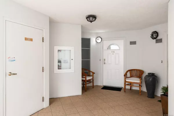 Victoria, BC V9A 7J8,10 Paul Kane Pl #418