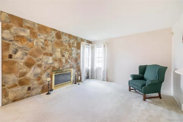 Dearborn, MI 48128,23211 Myrtle ST