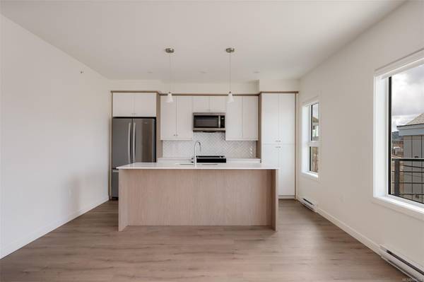 9716 Third St #202, Sidney, BC V8L 3A2